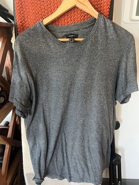 Forever 21 Men's Black and White Micro Stripe Crew Neck Tee